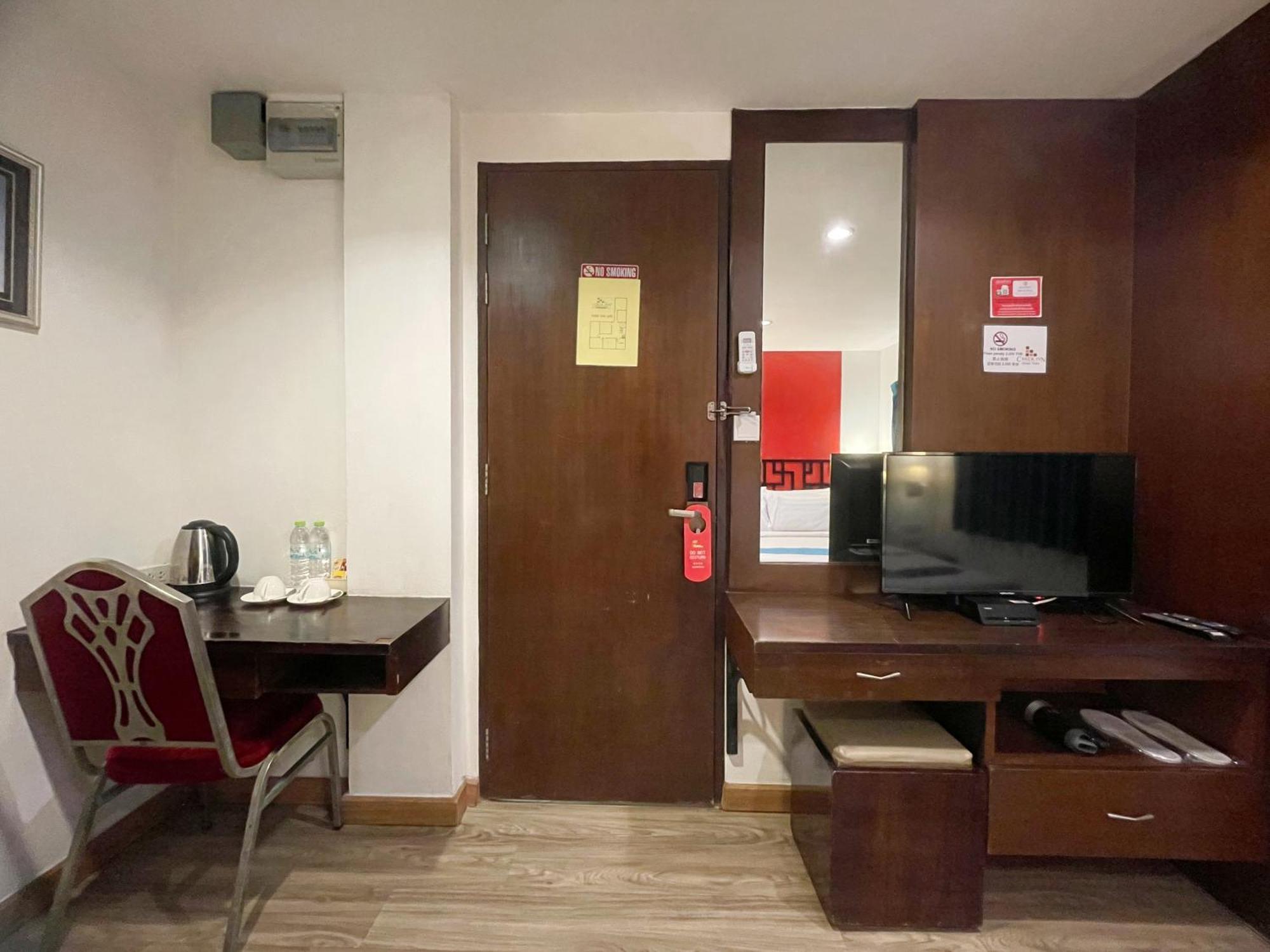 Arawana Express Chinatown Hotell Bangkok Exteriör bild